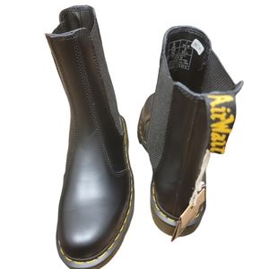 Dr Martens 2976 Chelsea Boot